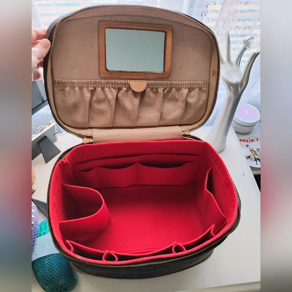 Louis Vuitton Monogram Nice Vanity Case - Picture 12 of 17
